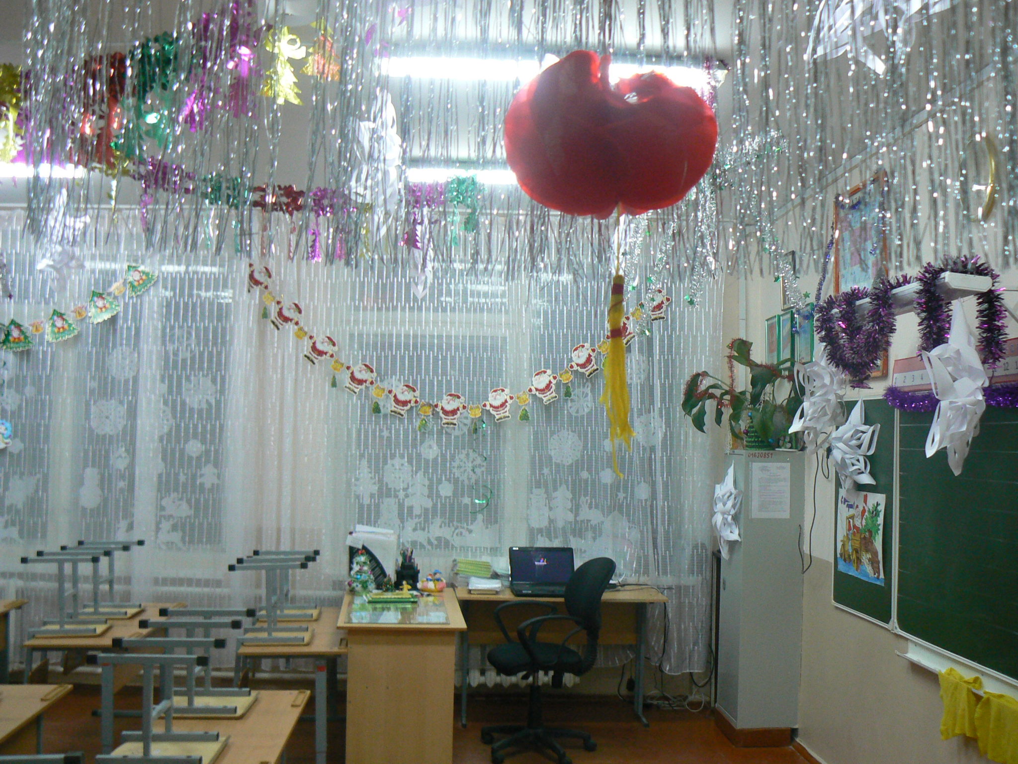 Новогодние украшения для офиса своими руками (58 фото)