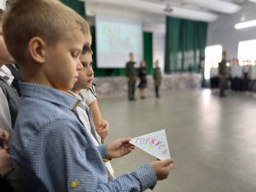 Обучающиеся 4-х классов написали напутственные письма постовцам